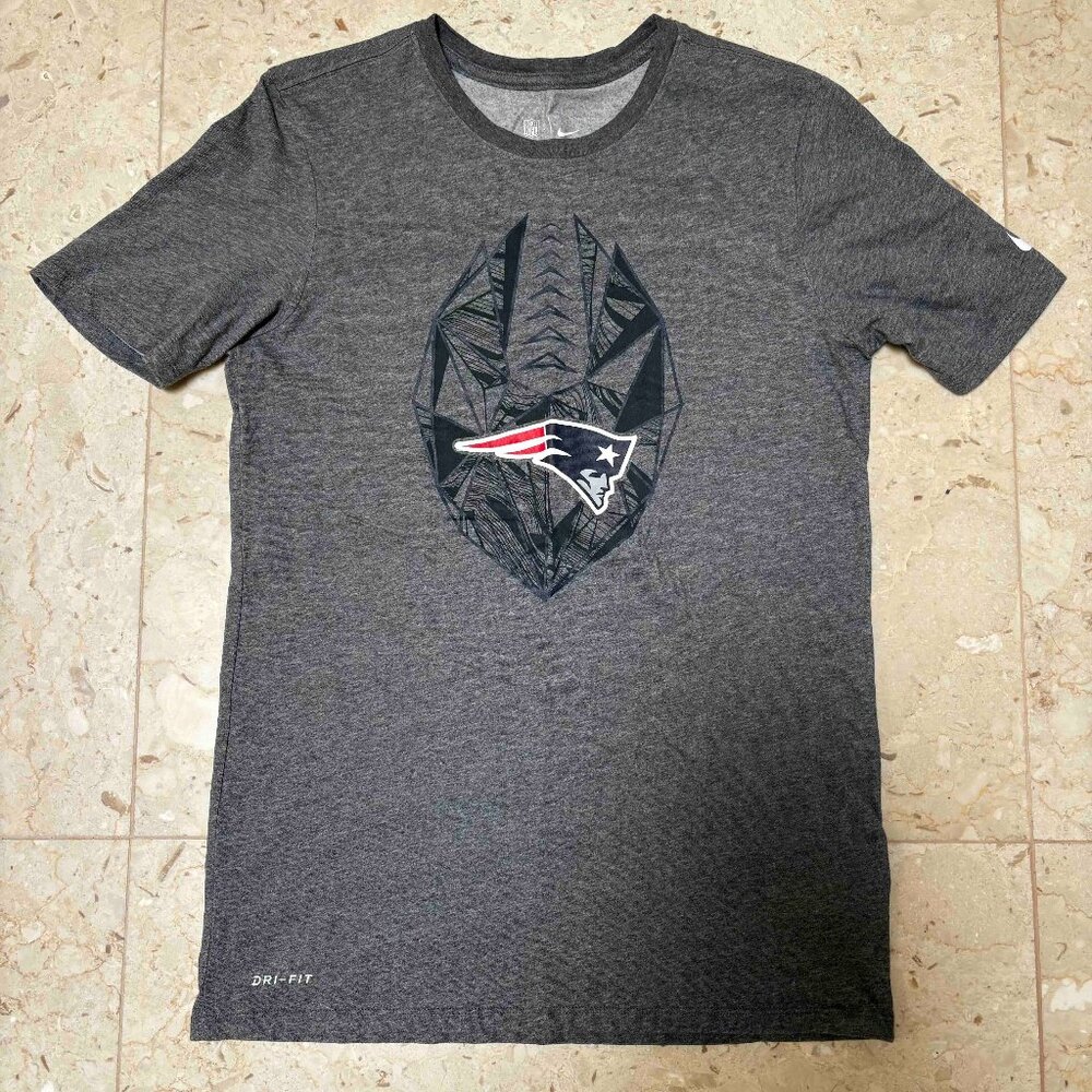 Nike Dri-FIT New England Patriots NFL Football T-Shirt - Size Small Men's - Gray